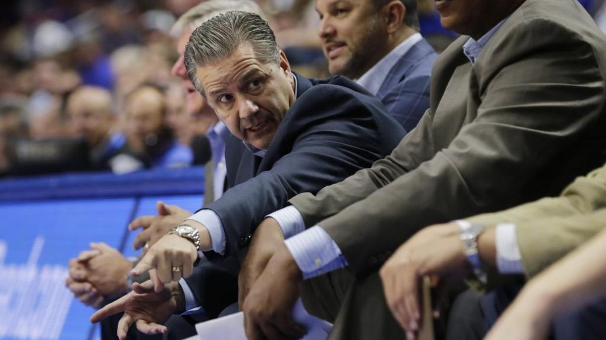 Kentucky head coach John Calipari advised players on the bench in the second half of UK’s 156-63 exhibition win over Asbury at Rupp Arena in Lexington, Ky, on Nov. 6, 2016.
