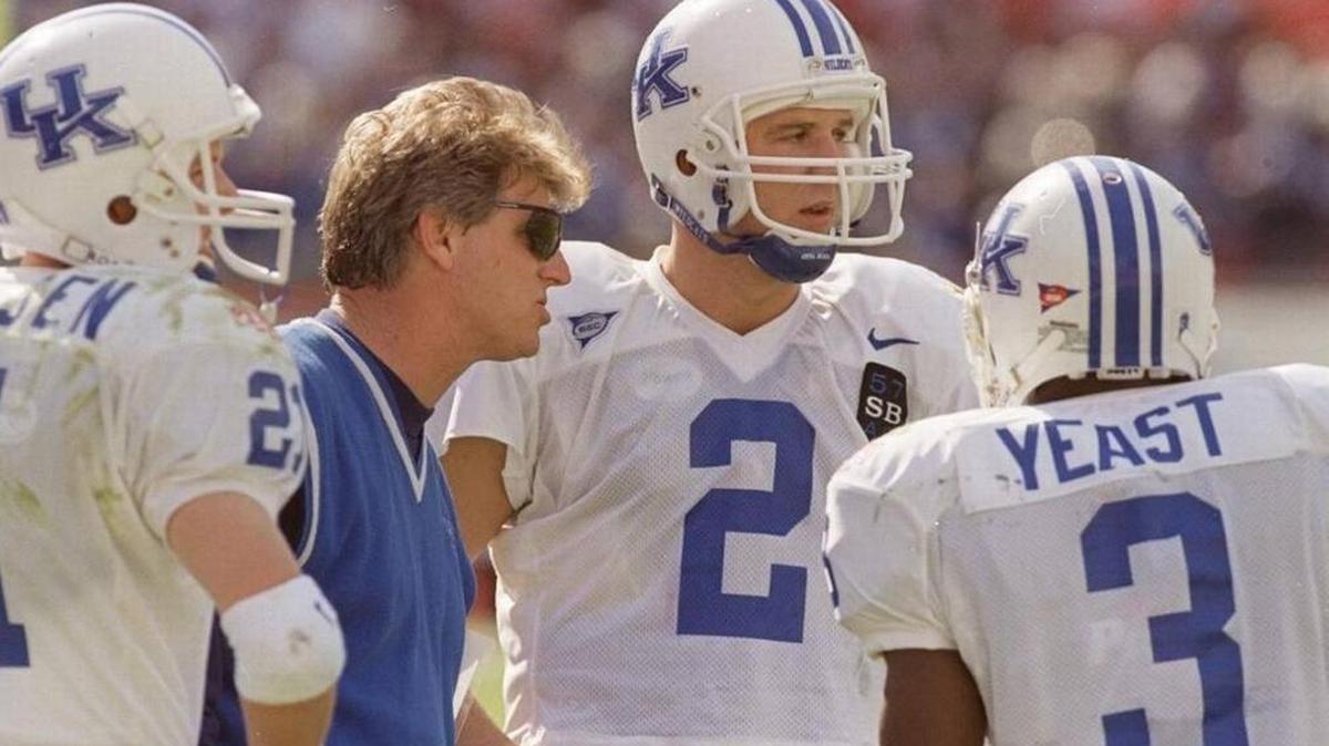 Kentucky quarterback Tim Couch (2) during the Outback Bowl on Jan. 1, 1999.