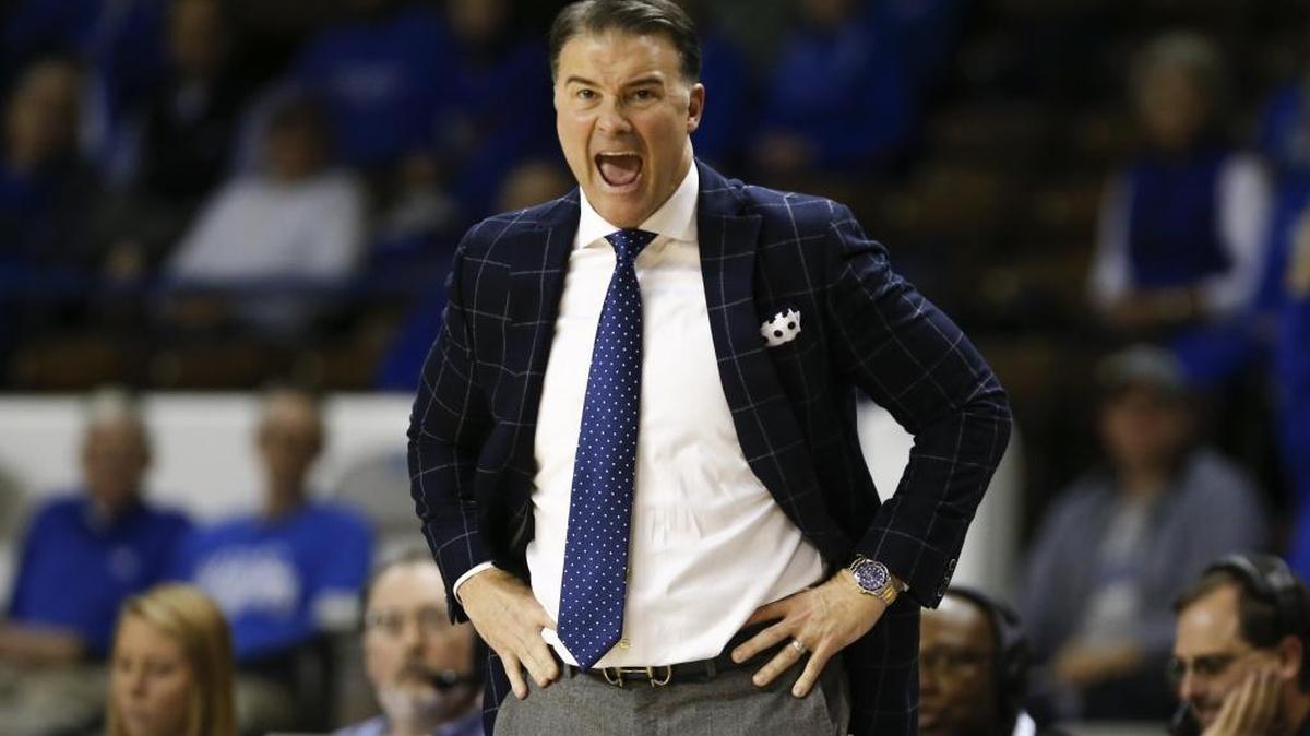 Kentucky women’s basketball head coach Matthew Mitchell yells a command to his team during its loss to the California Golden Bears during the second half of a women’s college basketball game at the Memorial Coliseum in Lexington, KY., on Thursday, December 21, 2017.