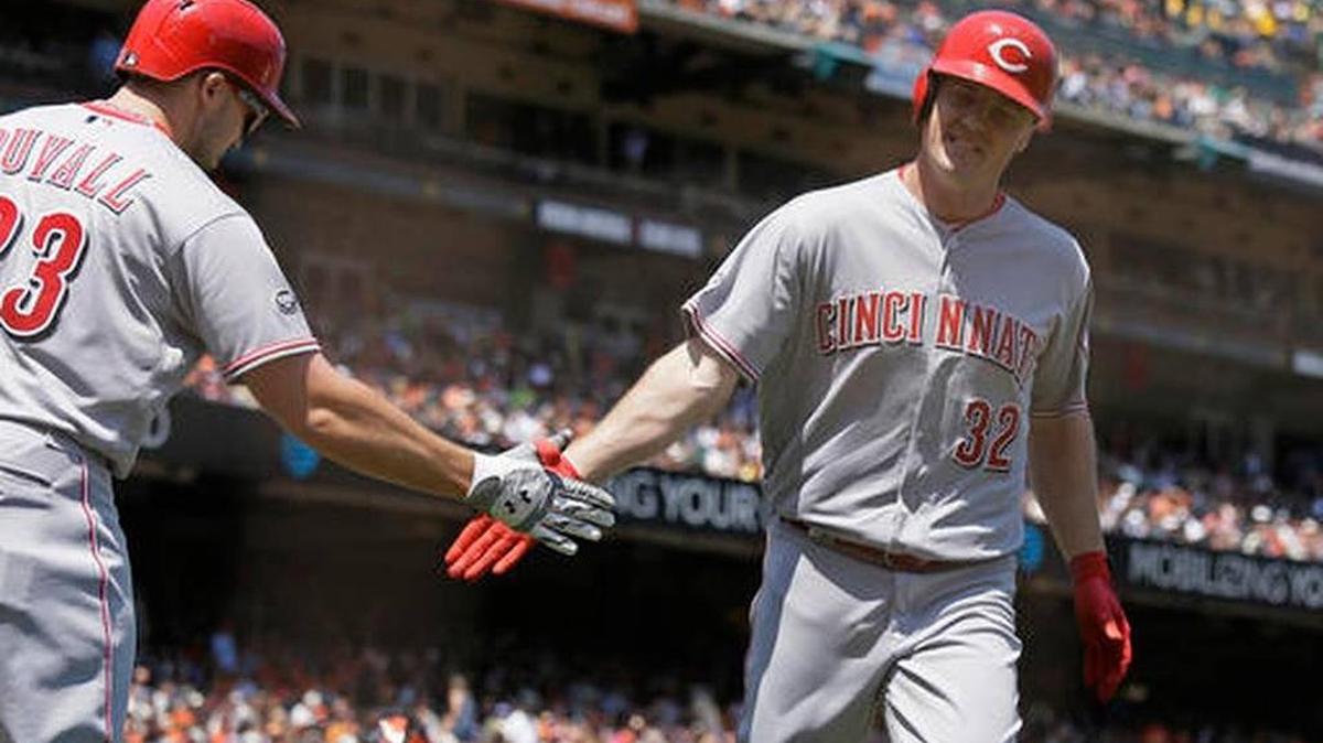 Jay Bruce is congratulated after hitting a home run in San Francisco last week. The veteran Reds right fielder was traded to the New York Mets on Monday.